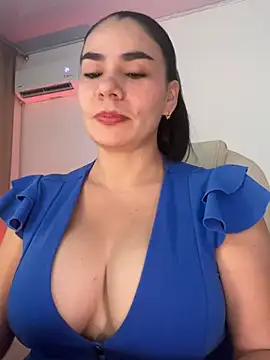 Snapshot of MeganDupont chatting on July 21, 2:30 pm MeganDupont online show from July 21, 2:30 pm