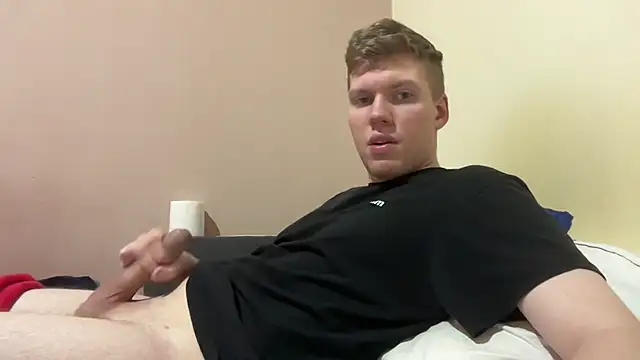 sexybooii6968 online show from January 14, 8:25 pm