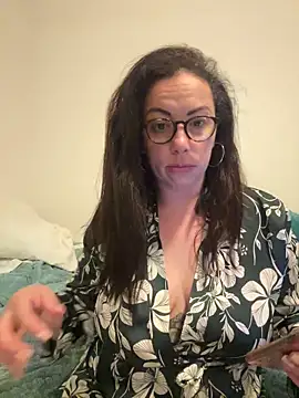 kymii online show from May 17, 7:43 pm