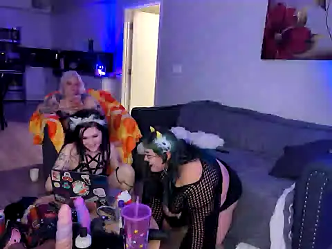 Cutegothcrybabyx online show from January 15, 9:24 am