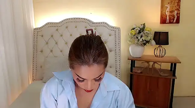 Snapshot of DreamLADYBOY chatting on January 3, 8:21 am DreamLADYBOY online show from January 3, 8:21 am