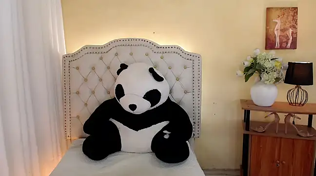 Snapshot of DreamLADYBOY chatting on March 9, 5:22 am DreamLADYBOY online show from March 9, 5:22 am