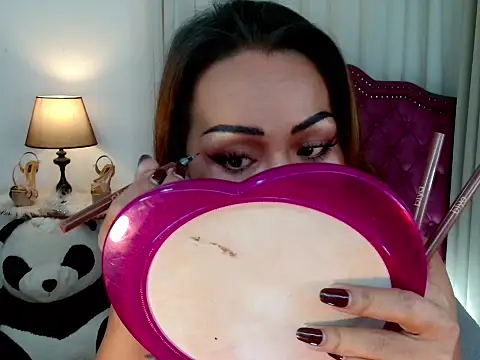 DreamLADYBOY online show from January 18, 7:39 pm