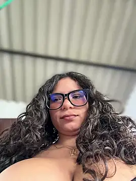 Snapshot of Simone_Miller chatting on June 8, 9:15 pm Simone Miller online show from June 8, 9:15 pm