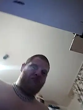 Baumhackel online show from April 4, 1:59 am