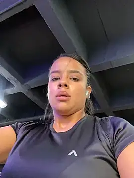 Snapshot of trianawhite chatting on March 5, 6:34 pm trianawhite online show from March 5, 6:34 pm