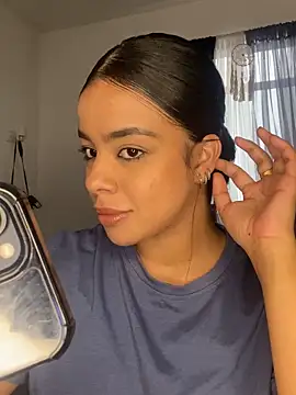 Snapshot of trianawhite chatting on March 20, 4:31 pm trianawhite online show from March 20, 4:31 pm