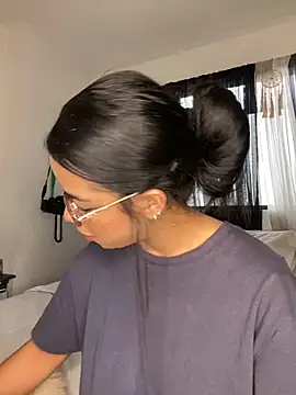 trianawhite online show from December 20, 3:19 pm