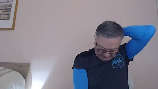 YOU6me online show from November 27, 2:41 pm