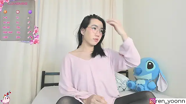 Snapshot of Ren_yoon chatting on December 10, 7:37 am Ren yoon online show from December 10, 7:37 am