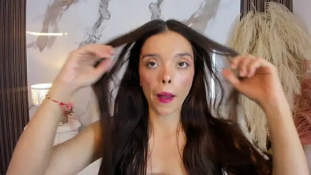 hannahill69 online show from April 17, 5:10 am