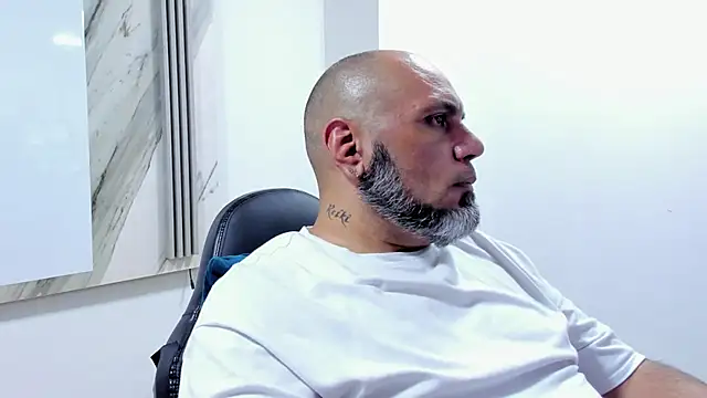 Myke Miller  online show from January 8, 11:52 pm