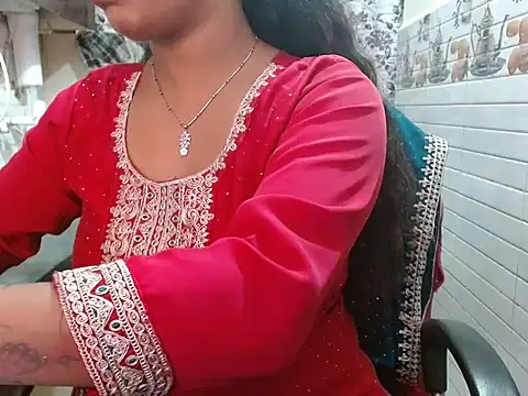 LovingPihu online show from March 29, 6:02 am