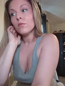 Snapshot of SavageHouseTV chatting on July 14, 9:20 pm SavageHouseTV online show from July 14, 9:20 pm