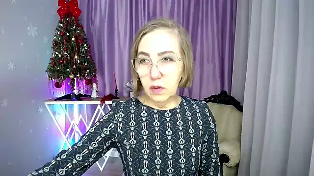 queen a n i online show from January 14, 9:26 am