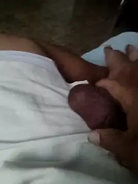 Snapshot of vini4016 chatting on January 12, 4:08 pm vini4016 online show from January 12, 4:08 pm