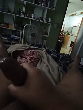 Snapshot of vini4016 chatting on November 20, 12:05 pm vini4016 online show from November 20, 12:05 pm