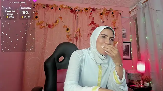 Snapshot of DarshaKhemu chatting on January 11, 8:43 pm DarshaKhemu online show from January 11, 8:43 pm