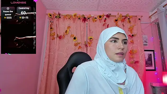 Snapshot of DarshaKhemu chatting on January 16, 11:48 pm DarshaKhemu online show from January 16, 11:48 pm