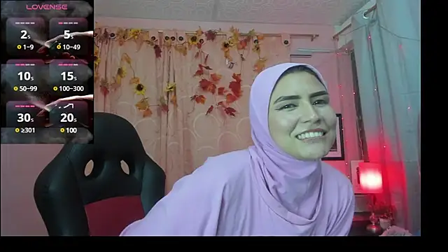 Snapshot of DarshaKhemu chatting on February 6, 11:48 pm DarshaKhemu online show from February 6, 11:48 pm