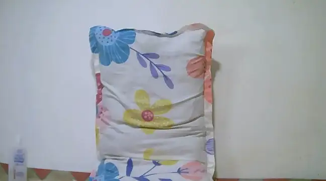 Snapshot of h0ney_lips chatting on January 13, 6:49 am h0ney lips online show from January 13, 6:49 am