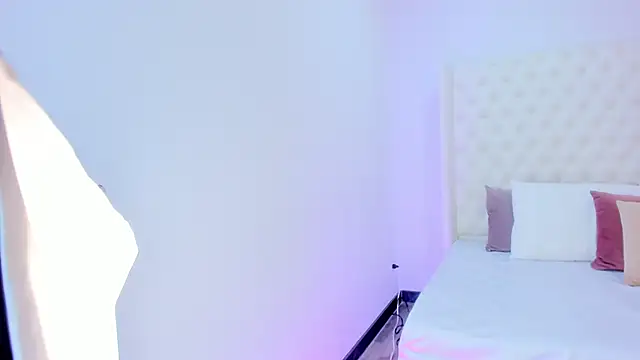 Snapshot of GraceCartier chatting on December 22, 5:45 am GraceCartier online show from December 22, 5:45 am