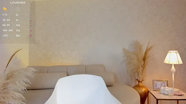 Snapshot of GraceCartier chatting on December 4, 10:07 pm GraceCartier online show from December 4, 10:07 pm