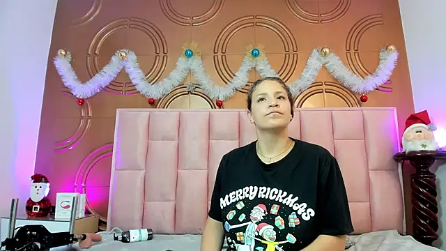 Snapshot of valeriaa19 chatting on December 22, 8:38 am valeriaa19 online show from December 22, 8:38 am