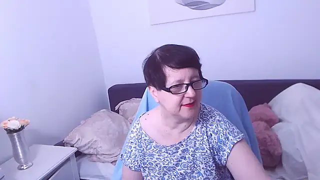 ChristaRose online show from November 16, 3:50 pm