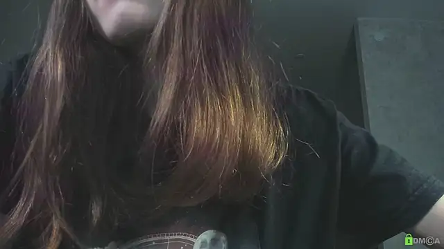 Snapshot of Courtney_Luv chatting on December 18, 12:22 pm Courtney Luv online show from December 18, 12:22 pm