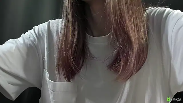 Snapshot of Courtney_Luv chatting on January 11, 12:54 pm Courtney Luv online show from January 11, 12:54 pm