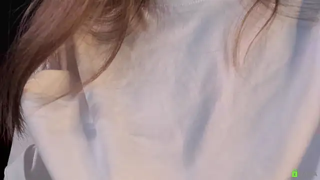 Snapshot of Courtney_Luv chatting on February 20, 1:33 pm Courtney Luv online show from February 20, 1:33 pm