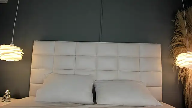 AnaisClark online show from March 8, 11:27 am