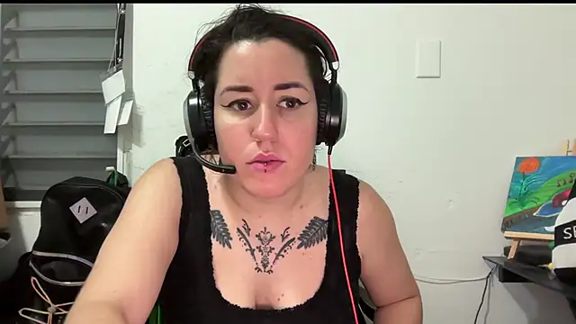 poppergirl69 online show from December 9, 3:29 am