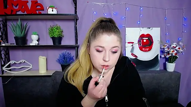 JessikaDaniel online show from March 11, 7:15 am