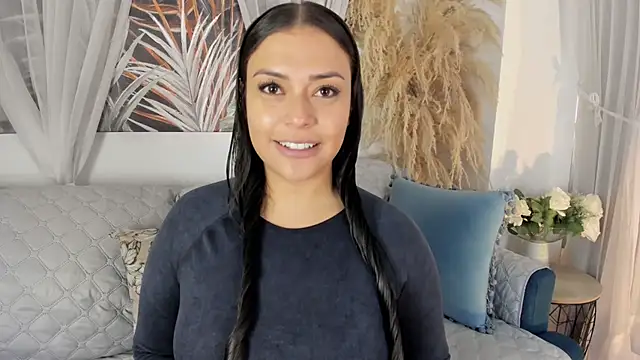 Nicolle W online show from June 30, 11:44 am