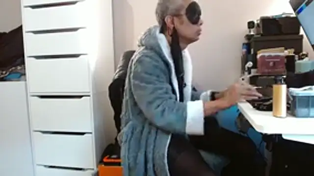 AmateurGuy23 online show from December 2, 4:40 am