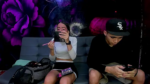 Snapshot of SecretsParty chatting on September 28, 7:41 pm SecretsParty online show from September 28, 7:41 pm