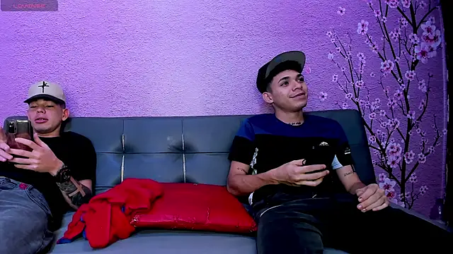 Snapshot of SecretsParty chatting on October 26, 3:34 am SecretsParty online show from October 26, 3:34 am