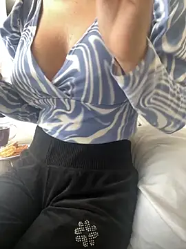 DulceMya6 online show from December 1, 1:16 pm