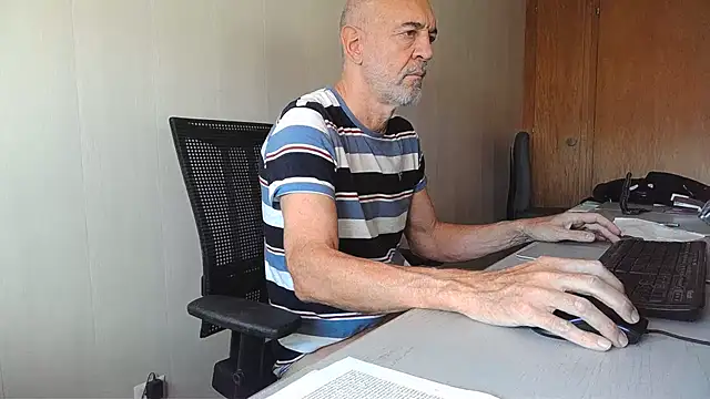 Snapshot of Herba_Mare chatting on December 20, 12:56 pm Herba Mare online show from December 20, 12:56 pm