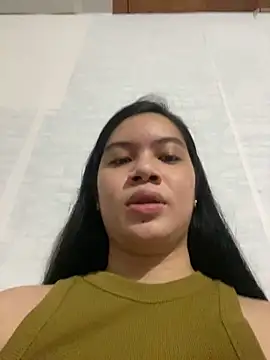 Snapshot of Hebefemme chatting on March 1, 3:05 pm Hebefemme online show from March 1, 3:05 pm