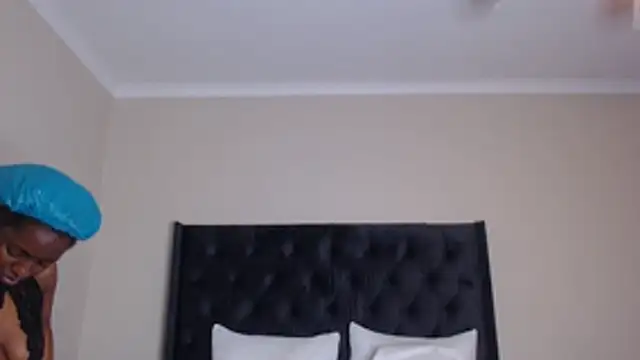 Snapshot of Sexynaughty_Gal chatting on November 23, 9:25 pm Sexynaughty Gal online show from November 23, 9:25 pm