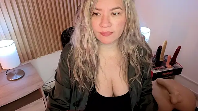 MarianL0ve online show from January 13, 10:31 am