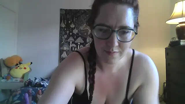 Snapshot of CuriousKitty345 chatting on May 25, 8:26 pm CuriousKitty345 online show from May 25, 8:26 pm