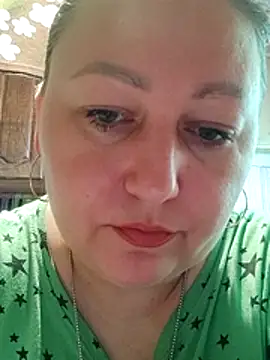 Snapshot of Rini333 chatting on June 3, 2:33 pm Rini333 online show from June 3, 2:33 pm