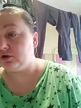 Snapshot of Rini333 chatting on June 6, 9:14 am Rini333 online show from June 6, 9:14 am