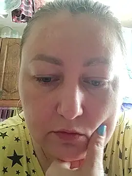 Snapshot of Rini333 chatting on June 7, 10:08 am Rini333 online show from June 7, 10:08 am