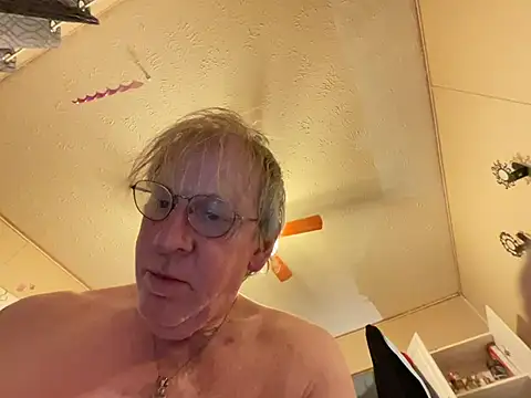 jck1m0t online show from February 28, 11:45 pm