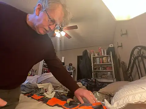 jck1m0t online show from January 31, 7:45 pm